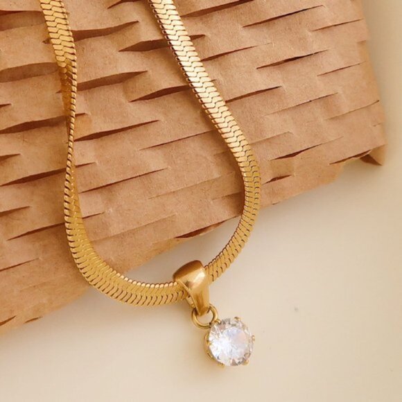 #NEW 18K Gold Plated 2CT Solitaire Diamond Flat Herringbone Necklace - Picture 2 of 4